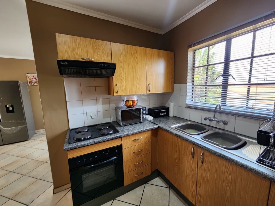 3 Bedroom Property for Sale in Azalea Park North West